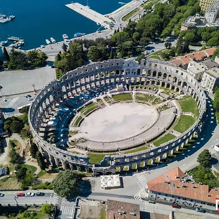 Bura * Pula