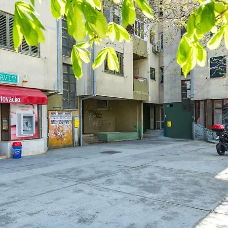 Apartman Bura *